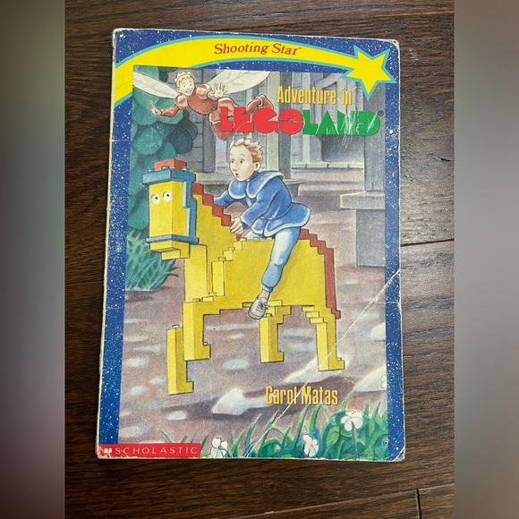 2 Paperback Used Book: Adventure in Legoland by Carol Matas - Picture 3 of 9